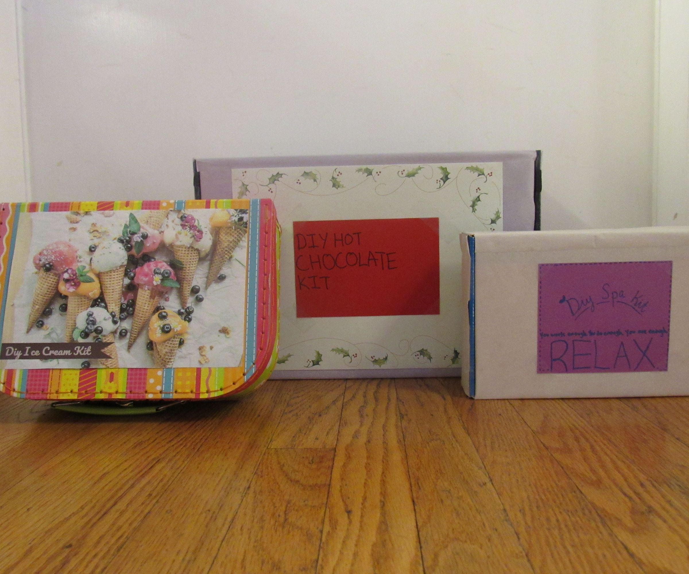 DIY Christmas Gifts - Themed Kits