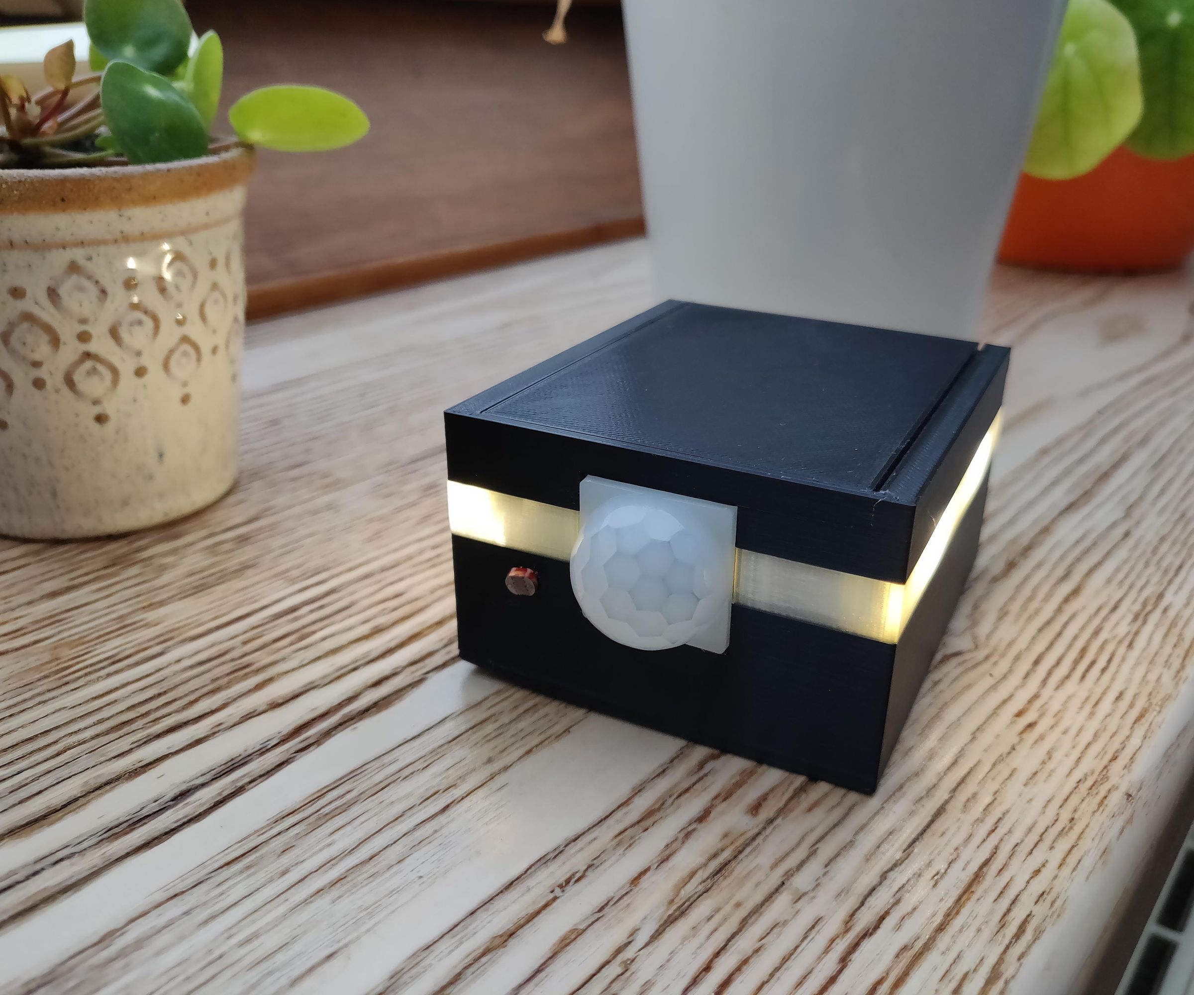Night Light Motion & Darkness Sensing - No Micro