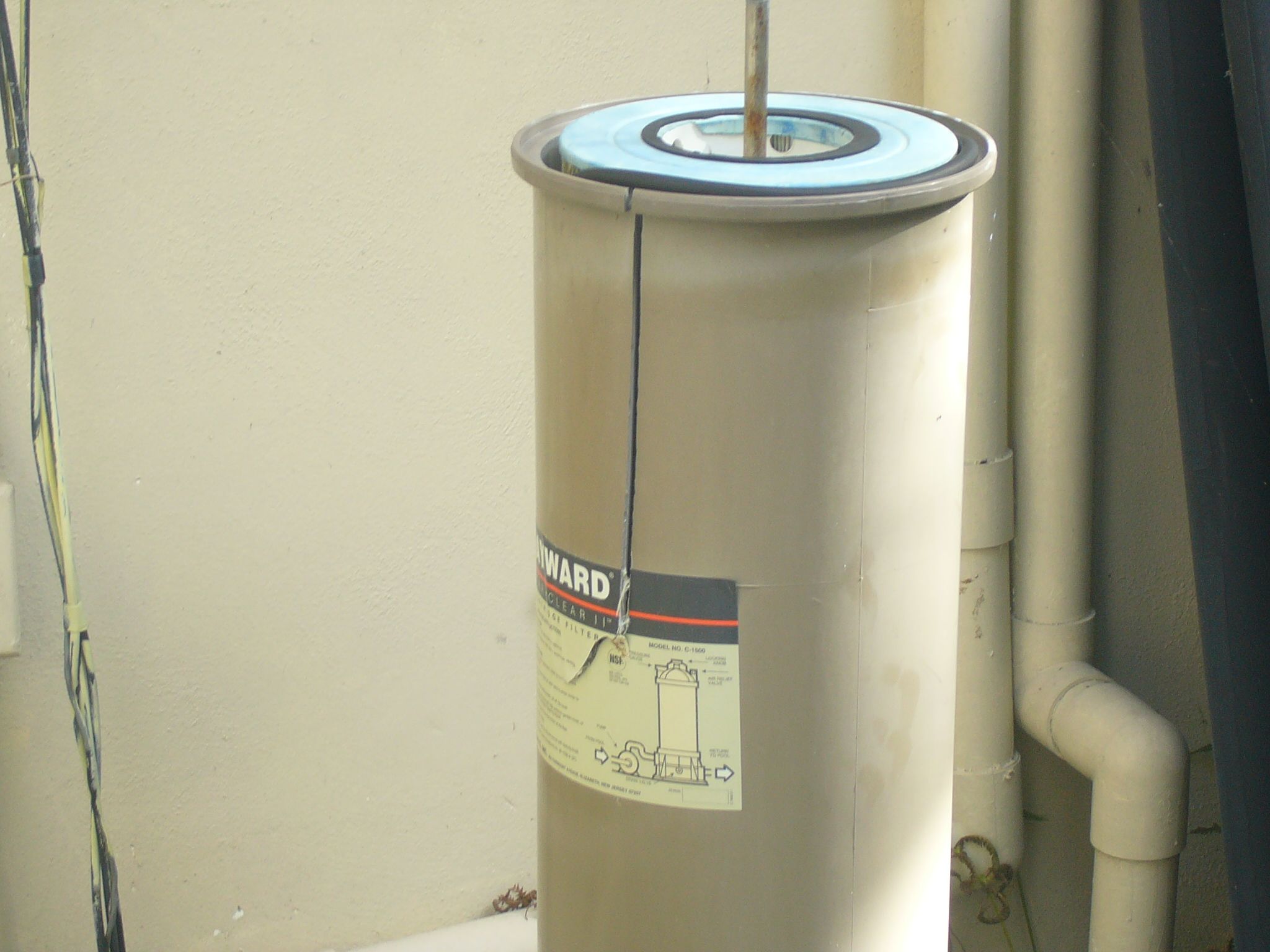 Installing/Replacing a Cartridge  Pool Filter