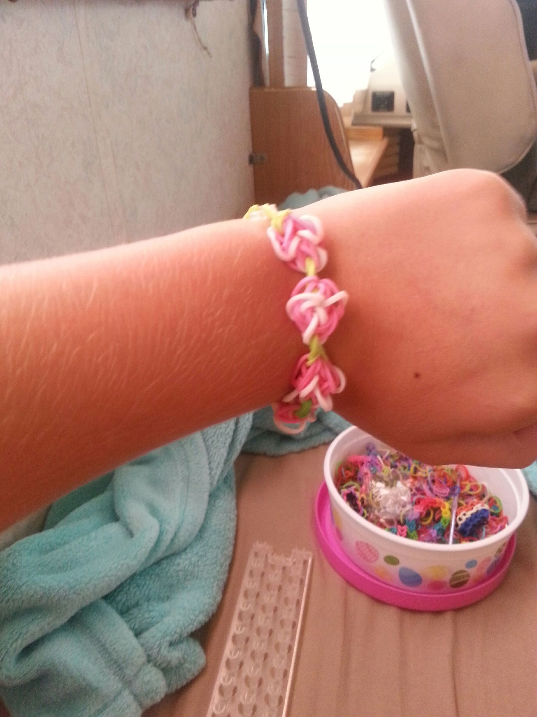 Rainbow loom rose garden bracelet