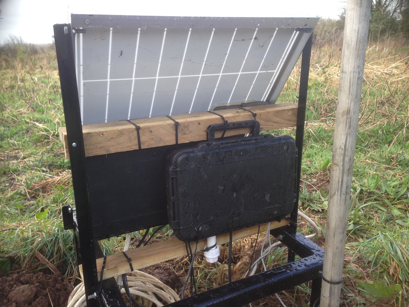 Mounting the Solar Panel