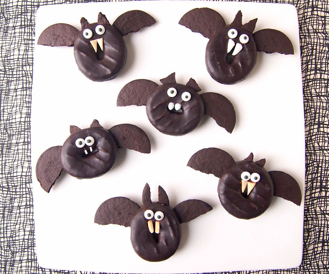 Spooktacular (Doughnut) Bats