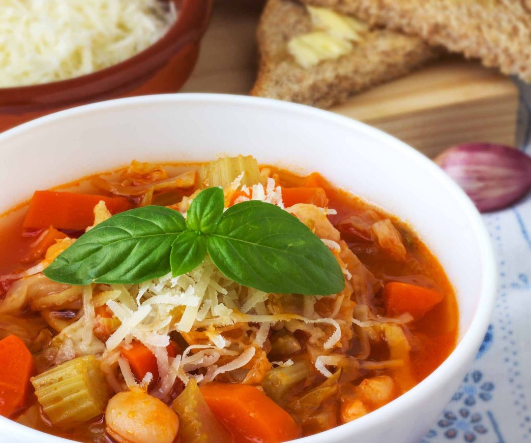 Hearty Italian Minestrone Soup
