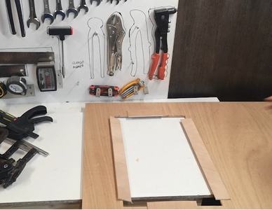 ENTAILLE CONTRE PLAQUE POUR ECRAN / NOTCH AGAINST PLATE FOR SCREEN 