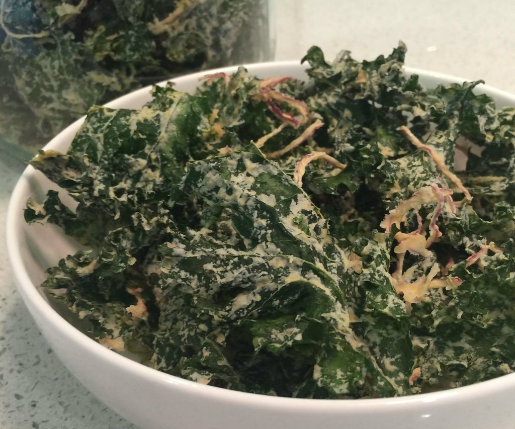 Kale Chips: Sour Cream and Onion Flavor