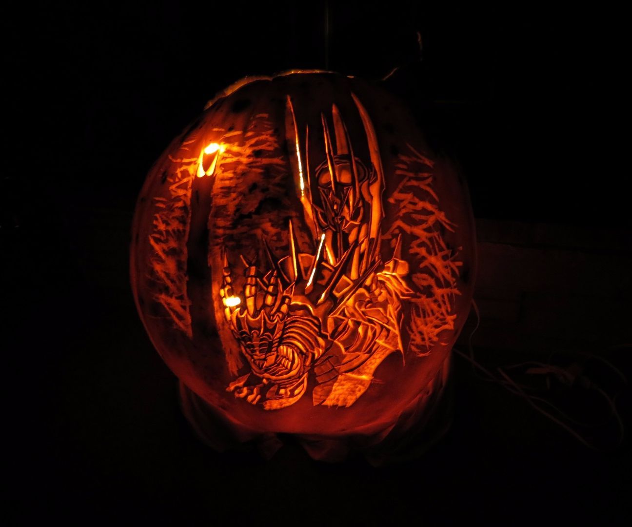 How to Carve Sauron, the Dark Lord