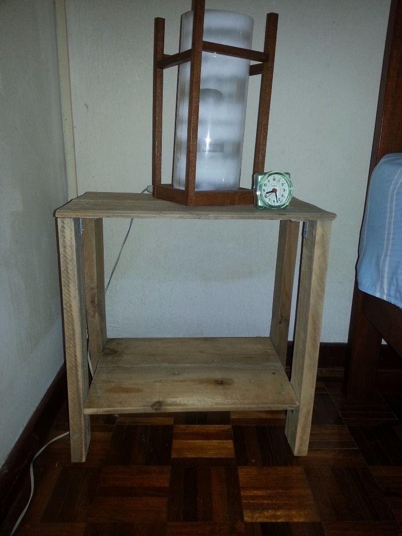 Make a Simple Night Table/stand With Pallets