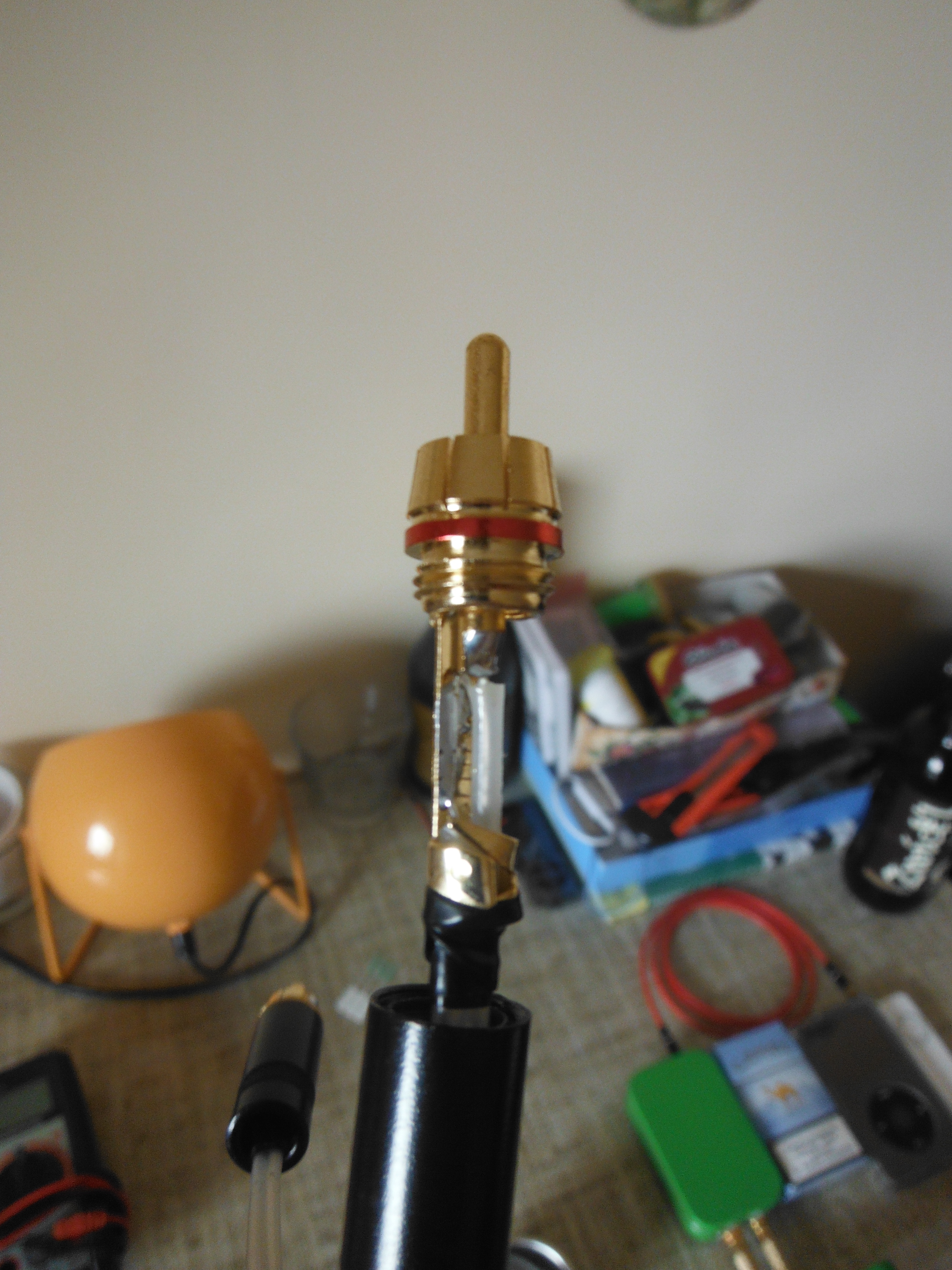 DIY High Quality IPod Line Out Dock (LOD) Cable : 7 Steps