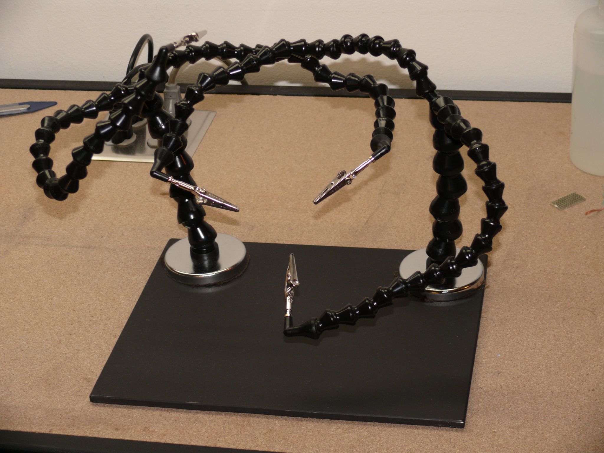 Desk Squid - "Helping Hands" Improved.