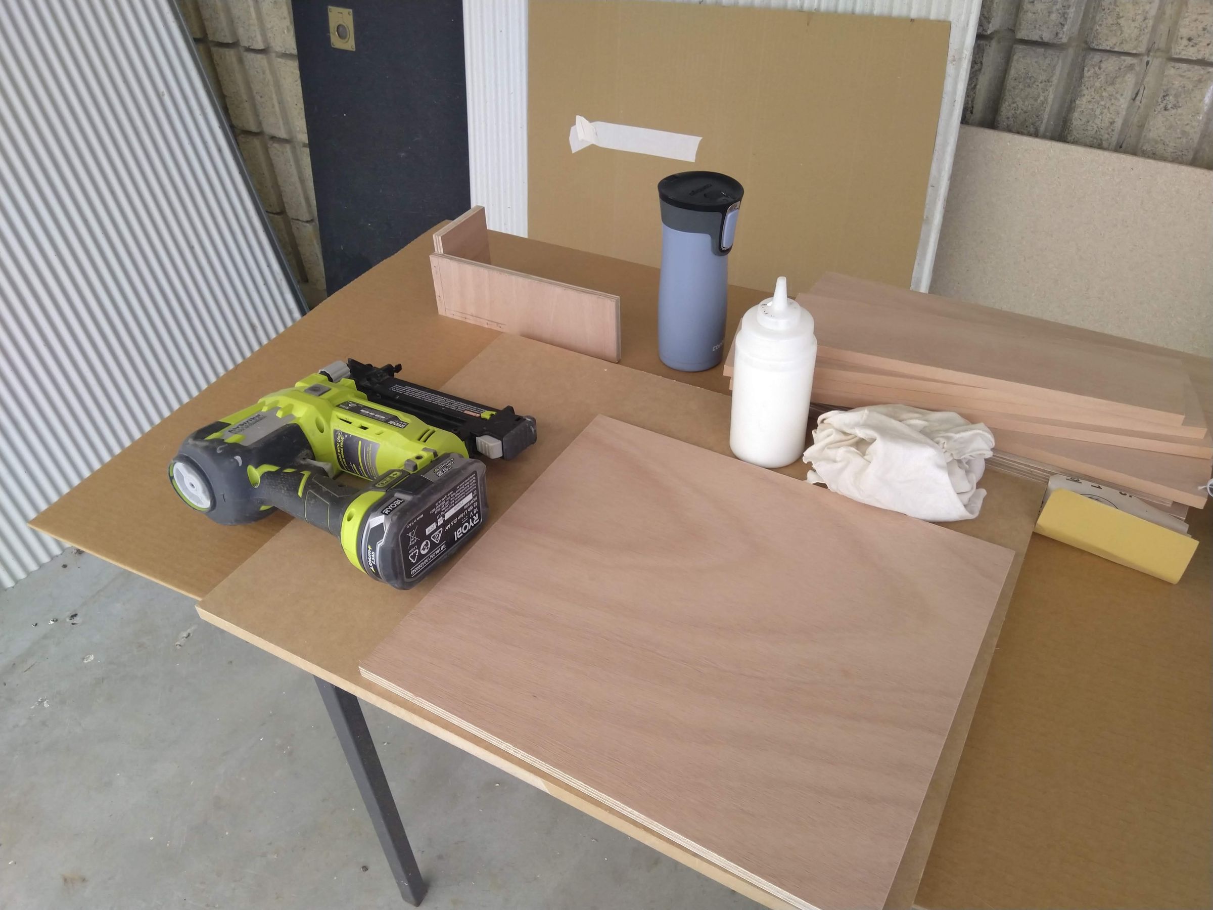 Mobile Folding Craft Station : 15 Steps (with Pictures) - Instructables