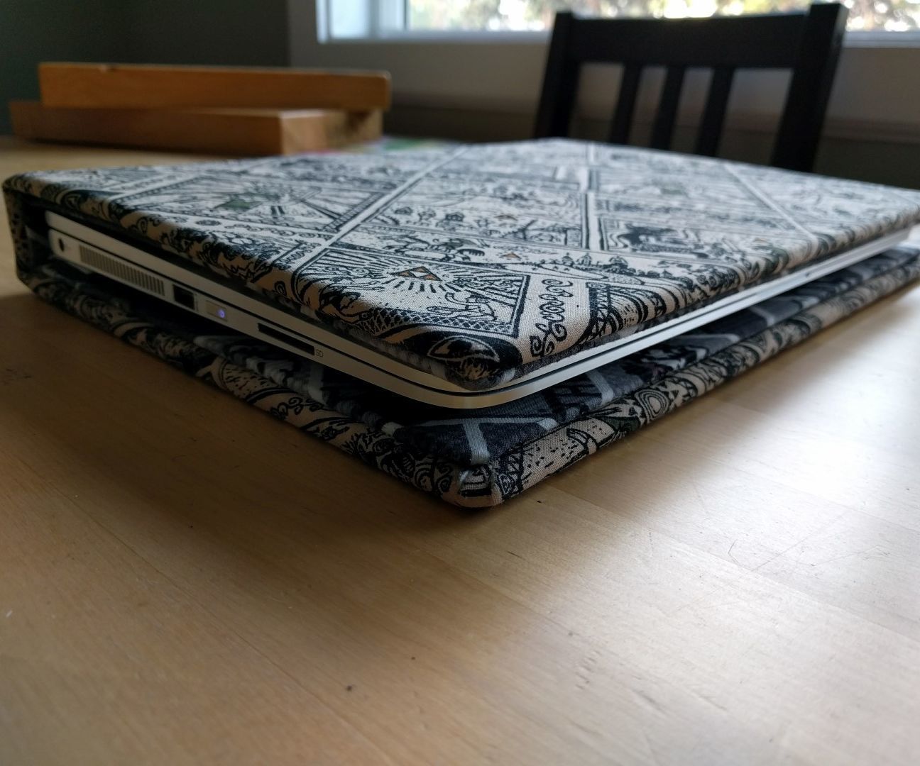 DIY Laptop Folio Book Case (Zelda / Mario Edition). No Sewing Needed¡