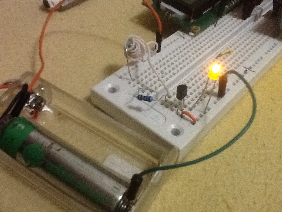 Joule Thief LED With Dead Battery - No Toriod