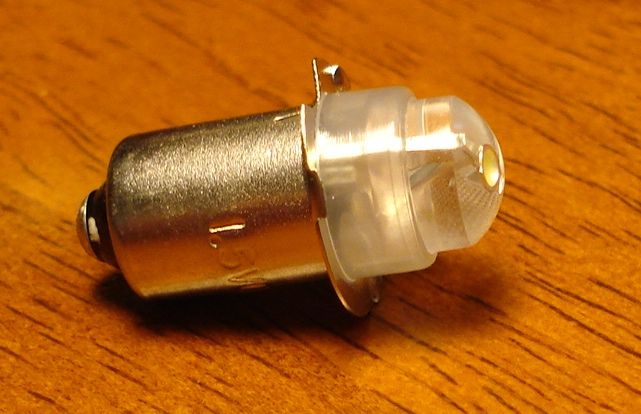 "Joule Thief" circuit in a Flashlight Bulb? Yes!!!