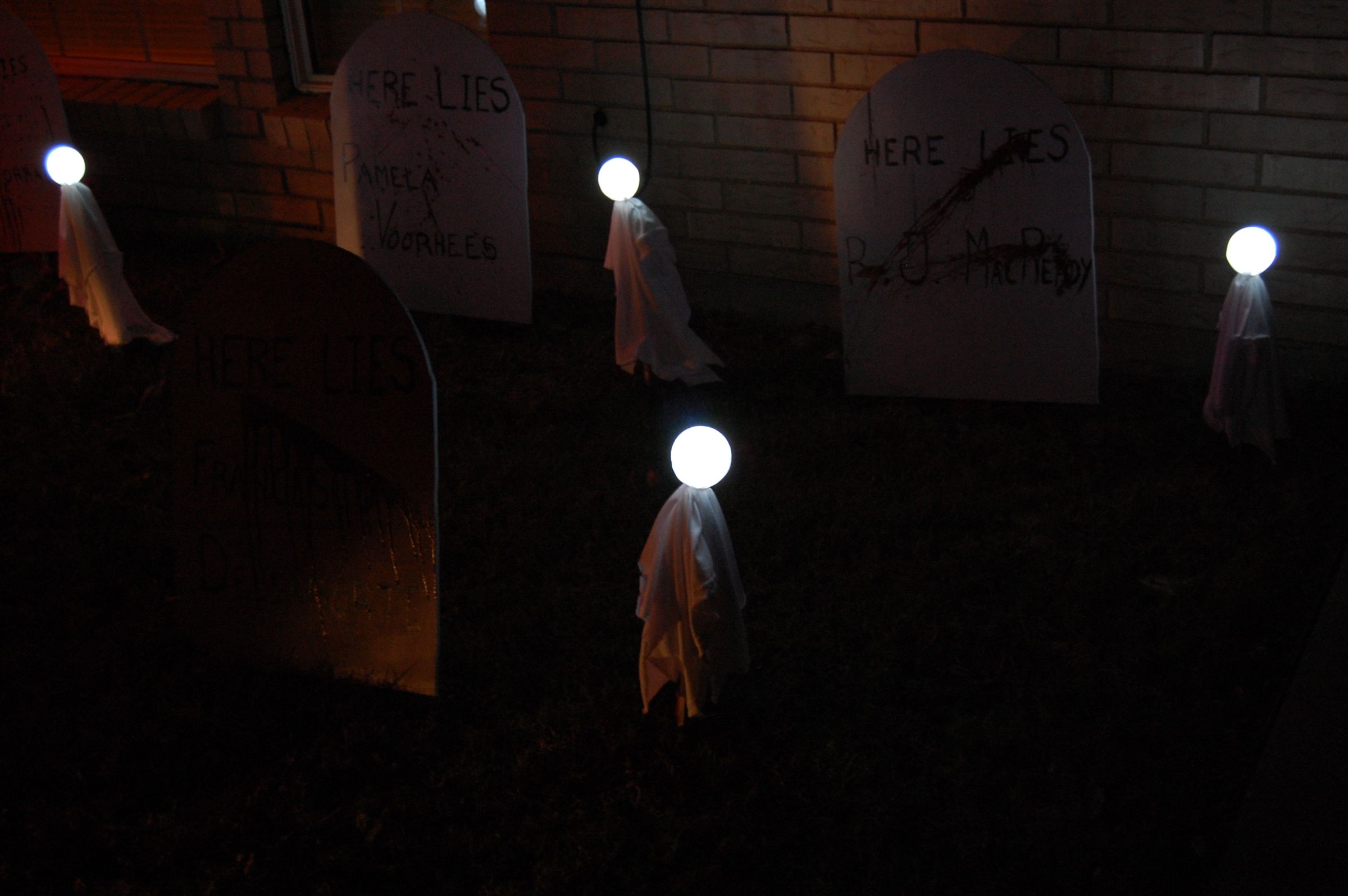 Light Up Ghosts