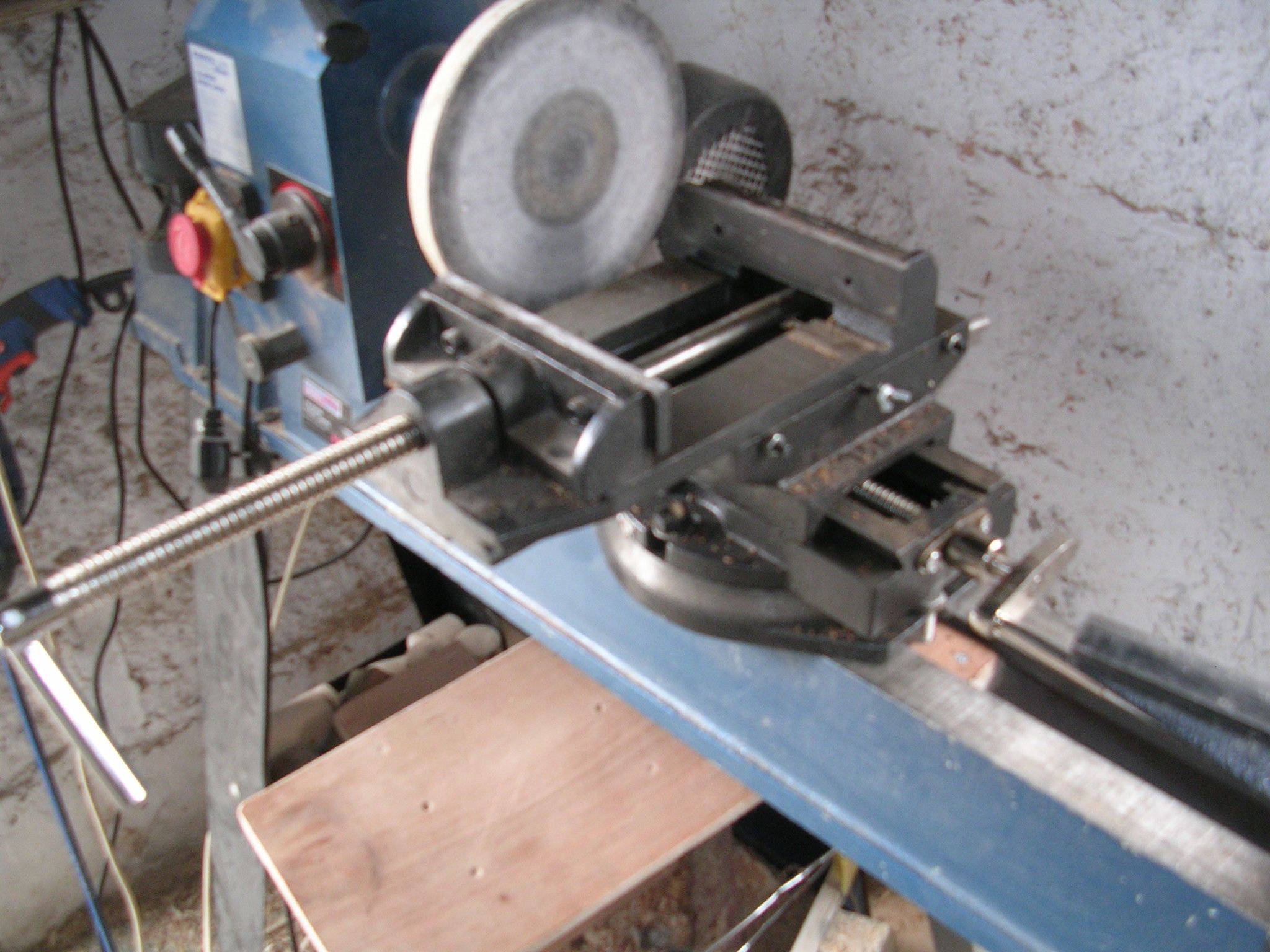 Lathe Upgrades.  2 Axis Vice and Rotozip - Mill Perfect Plywood Disks.