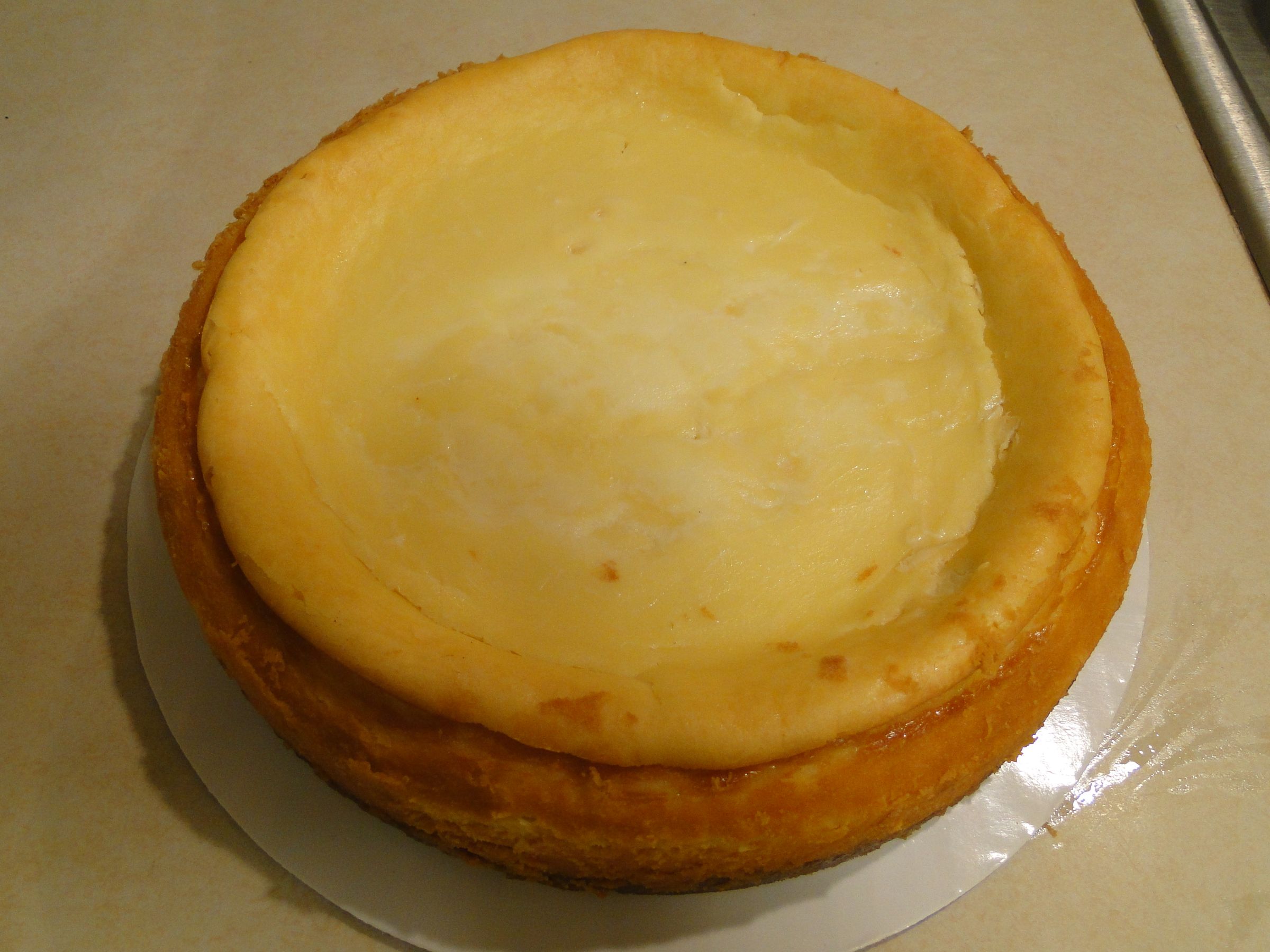 How to Fix a Cracked Cheesecake