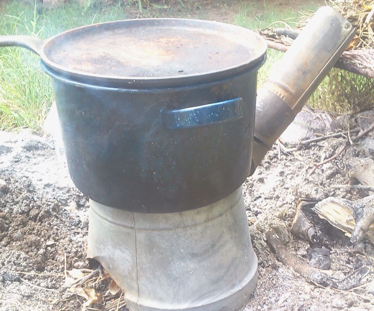 Twig Burning Camp and Emergency Stove