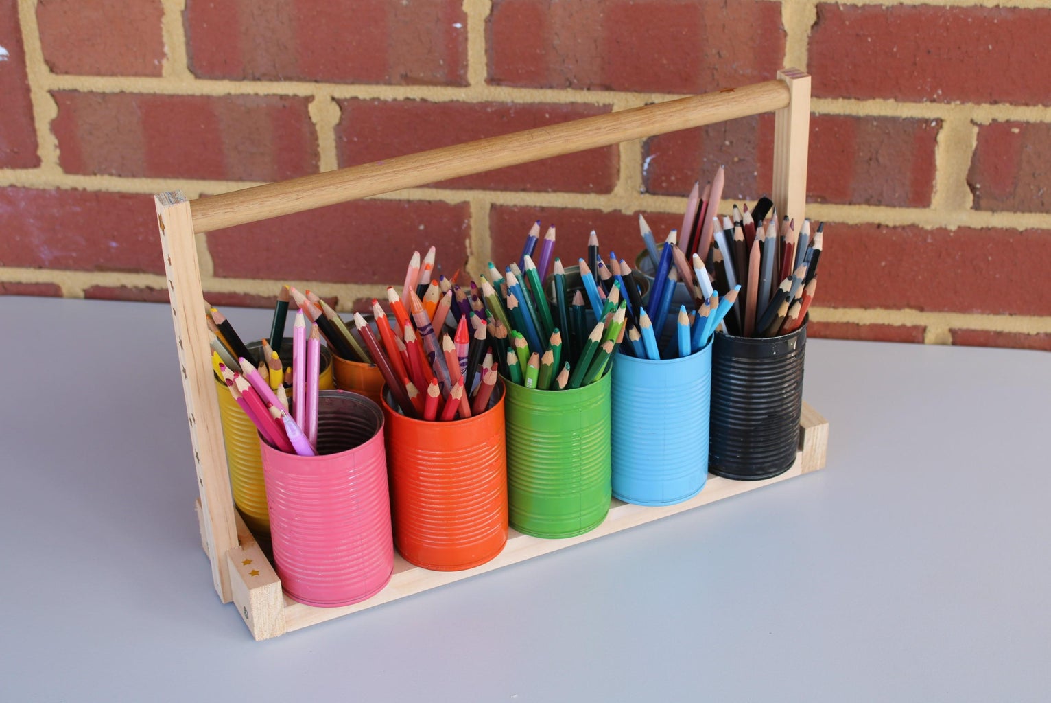 Rainbow Recycled Tin Can Pencil Holder : 3 Steps (with Pictures
