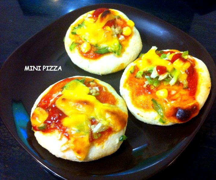 No Yeast Semolina Mini Pizza