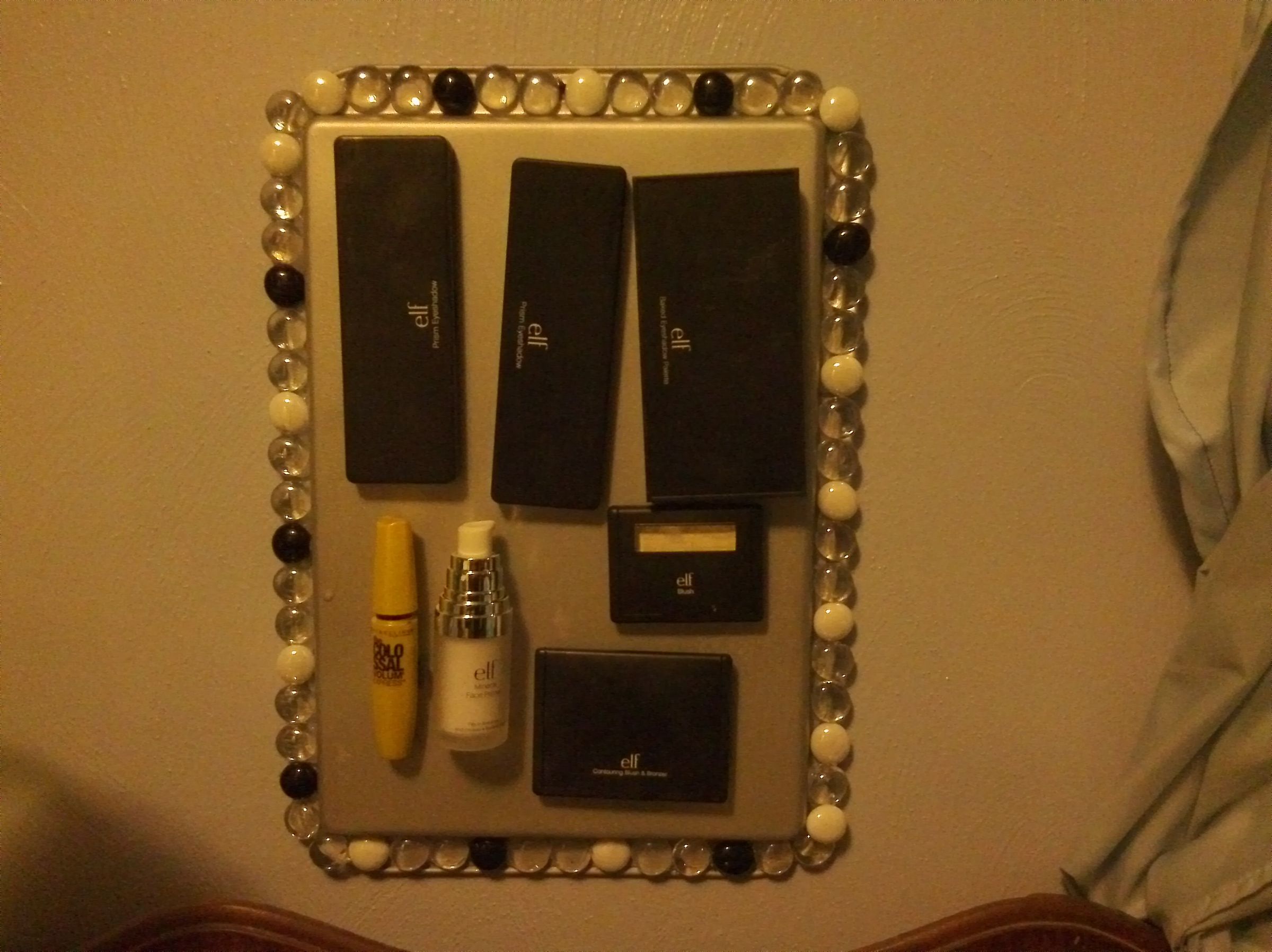 Another magnetic makeup board