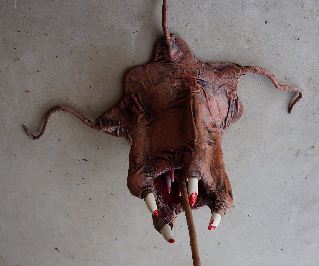 Make Your Own Half-Life Barnacle Using Household Materials