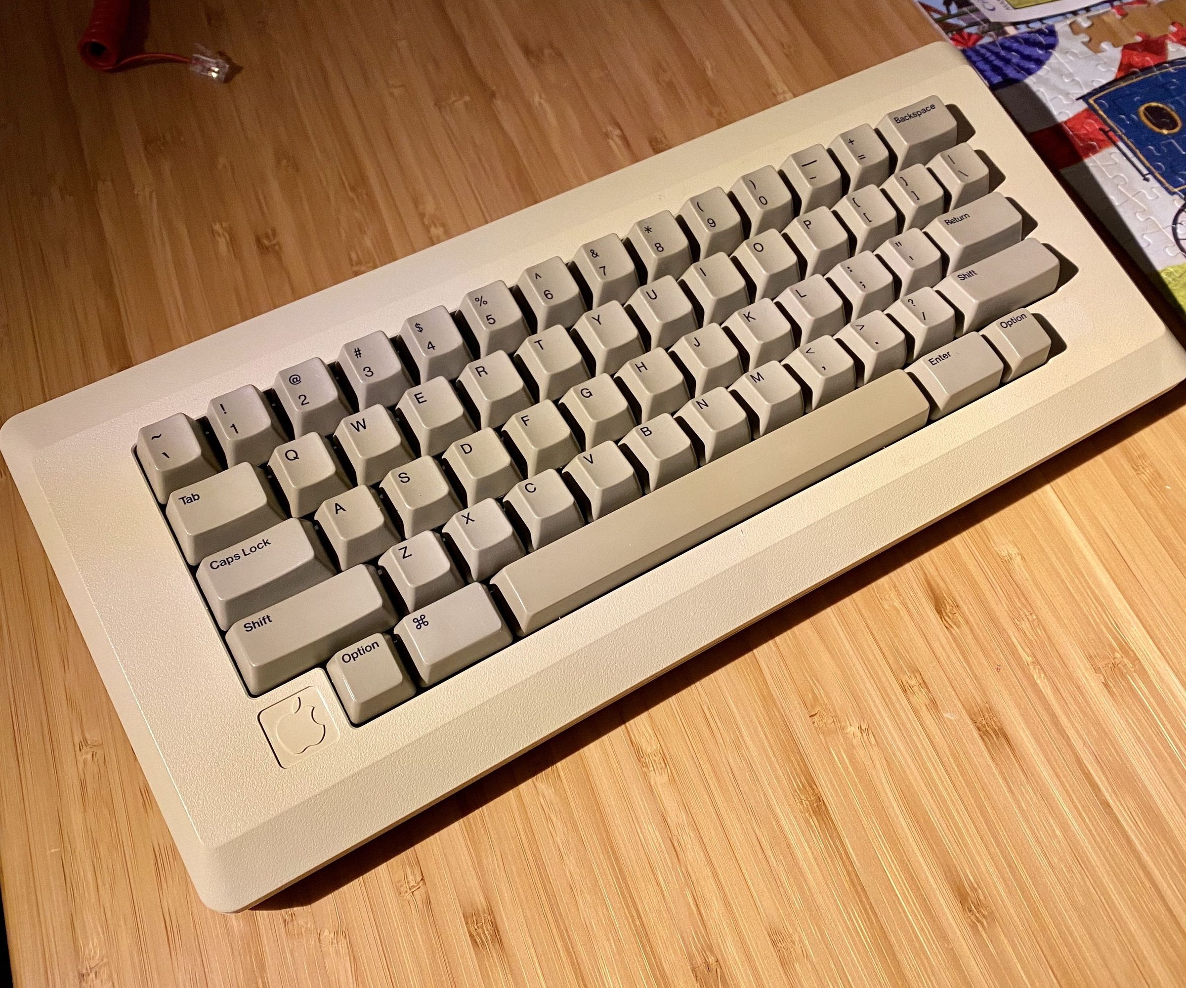 Apple M0110 Keyboard Crossover Adapter : 3 Steps (with Pictures 