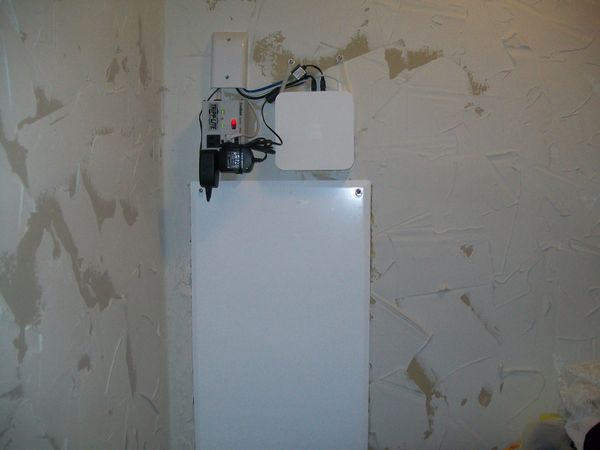 How to Wall Mount a Airport Extreme.