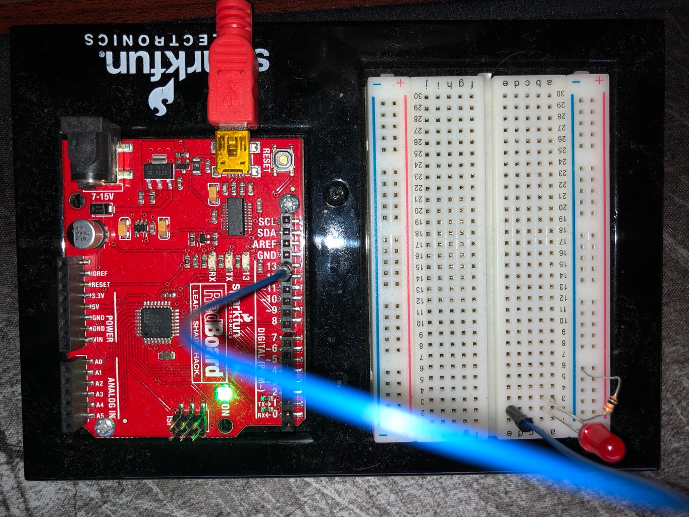 Arduino V3.2 Experiment 1: Blinking a Light : 12 Steps - Instructables