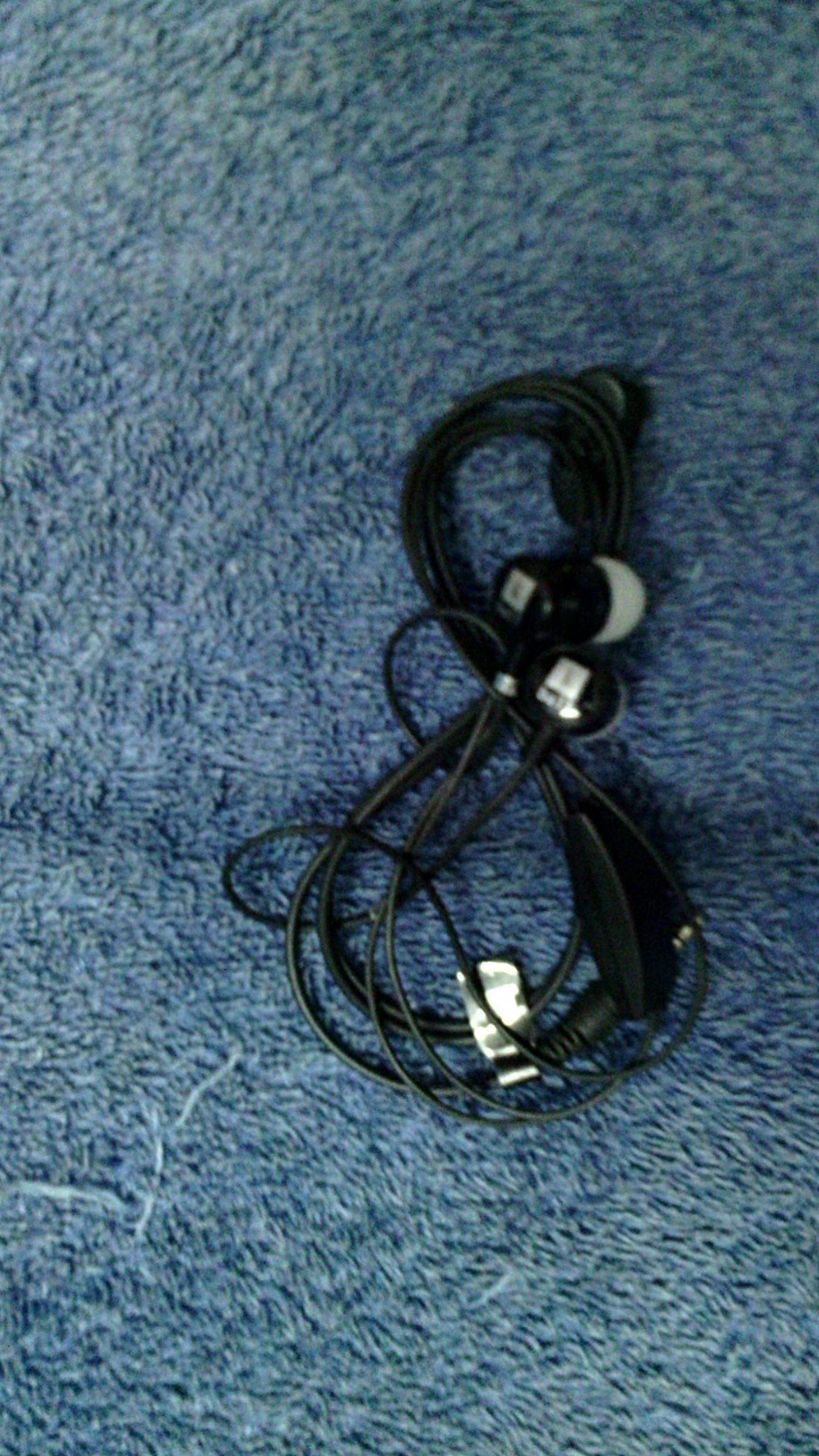 How to Wrap Headphones So They Don’t Tangle 3 Steps Instructables