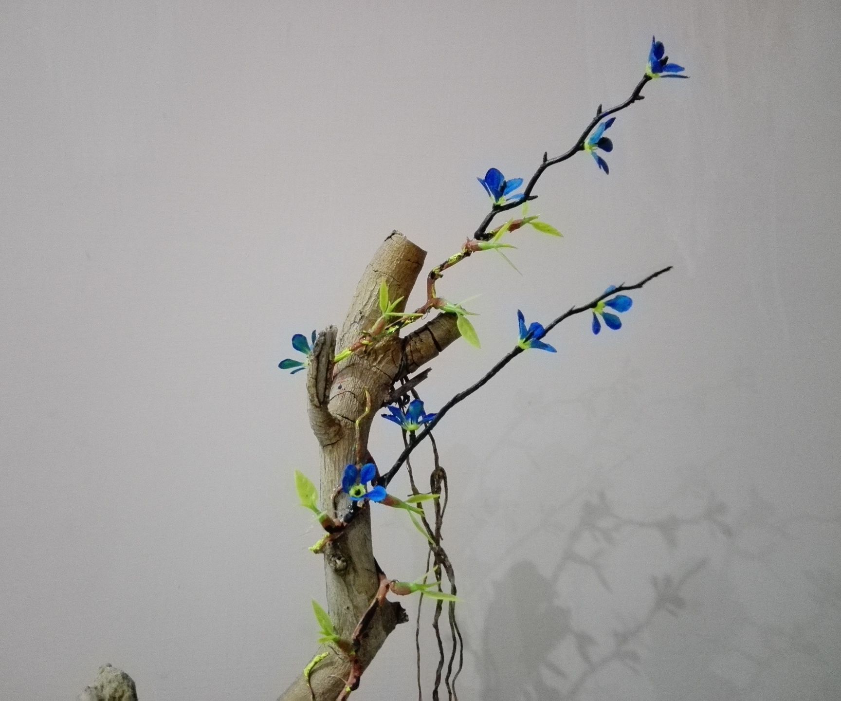 DIY Wild Vine on Dead Tree.