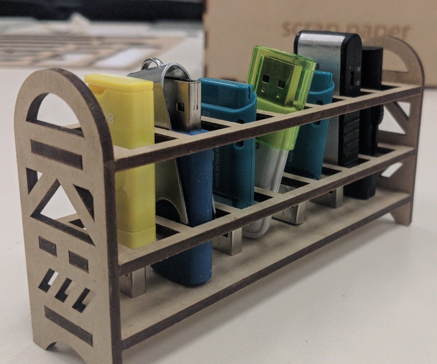 7 USB Holder