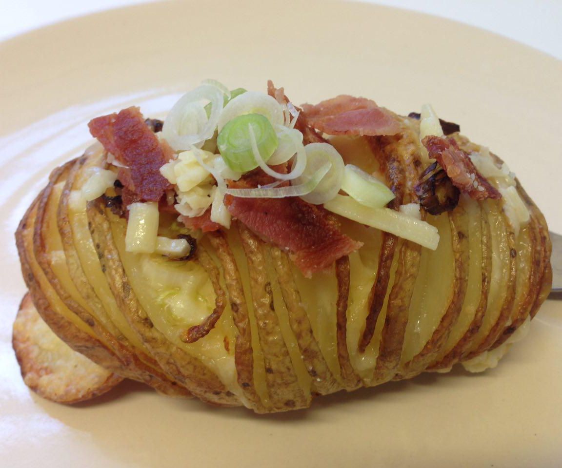 Quick and Easy Bacon Topped Hasselback Potatoes