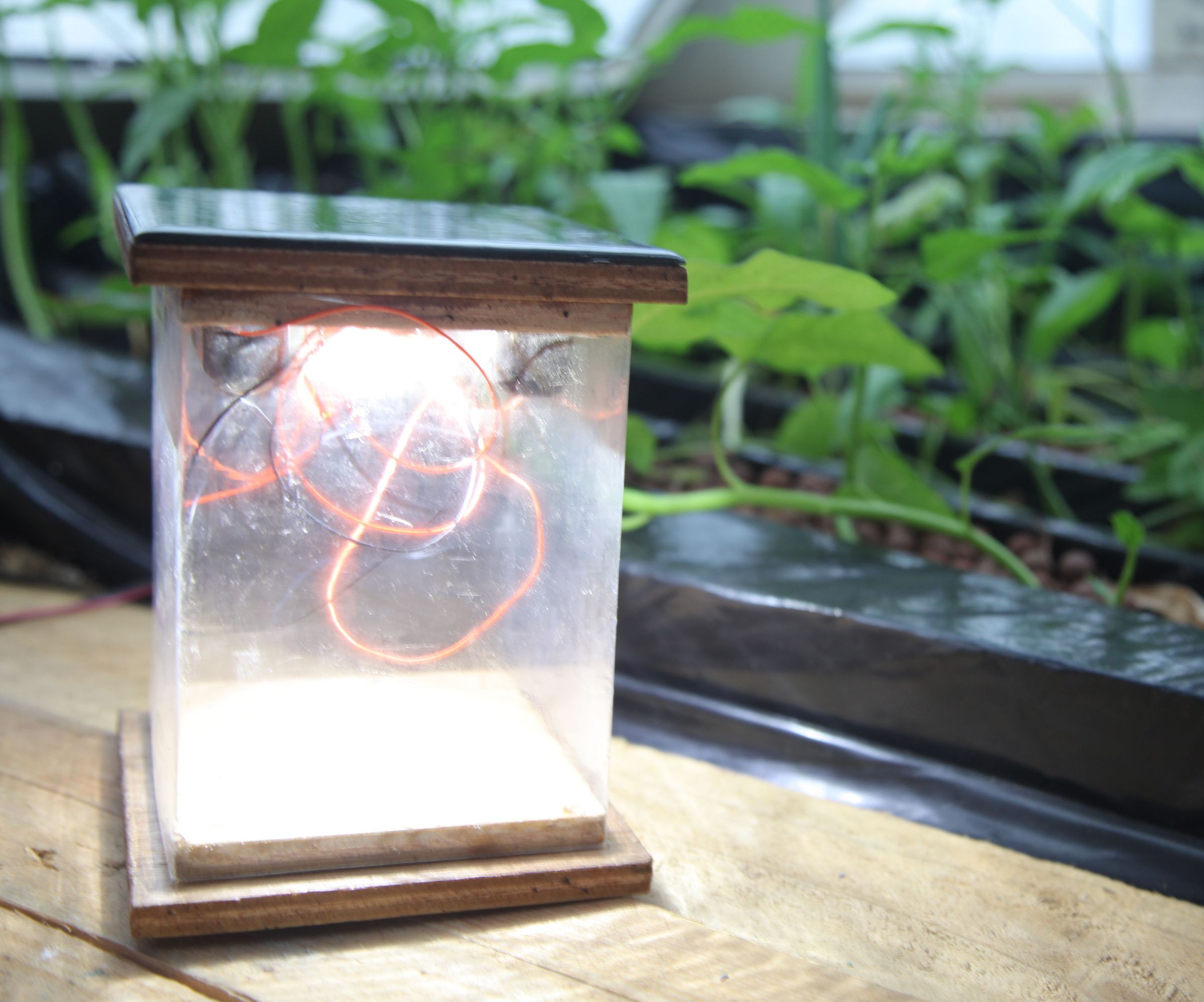 Low-tech Solar Lamp With Reused Batteries