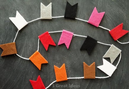 Garland Room Decor Idea With Felt