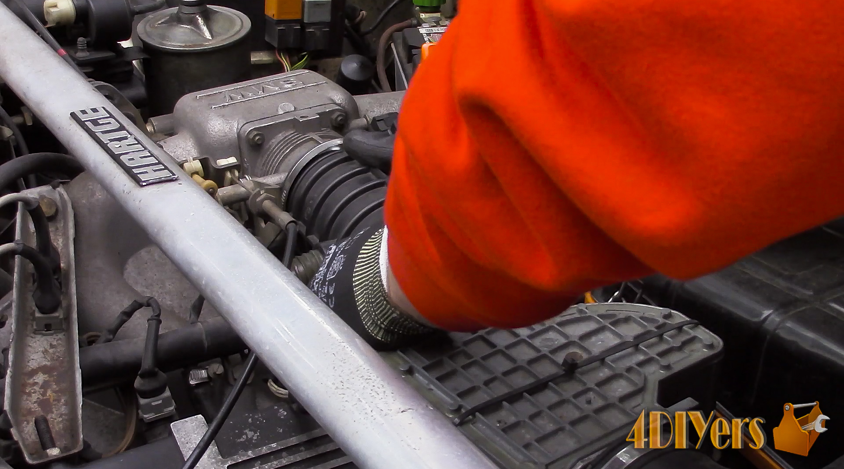 How to Clean a Throttle Body 3 Steps (with Pictures) Instructables