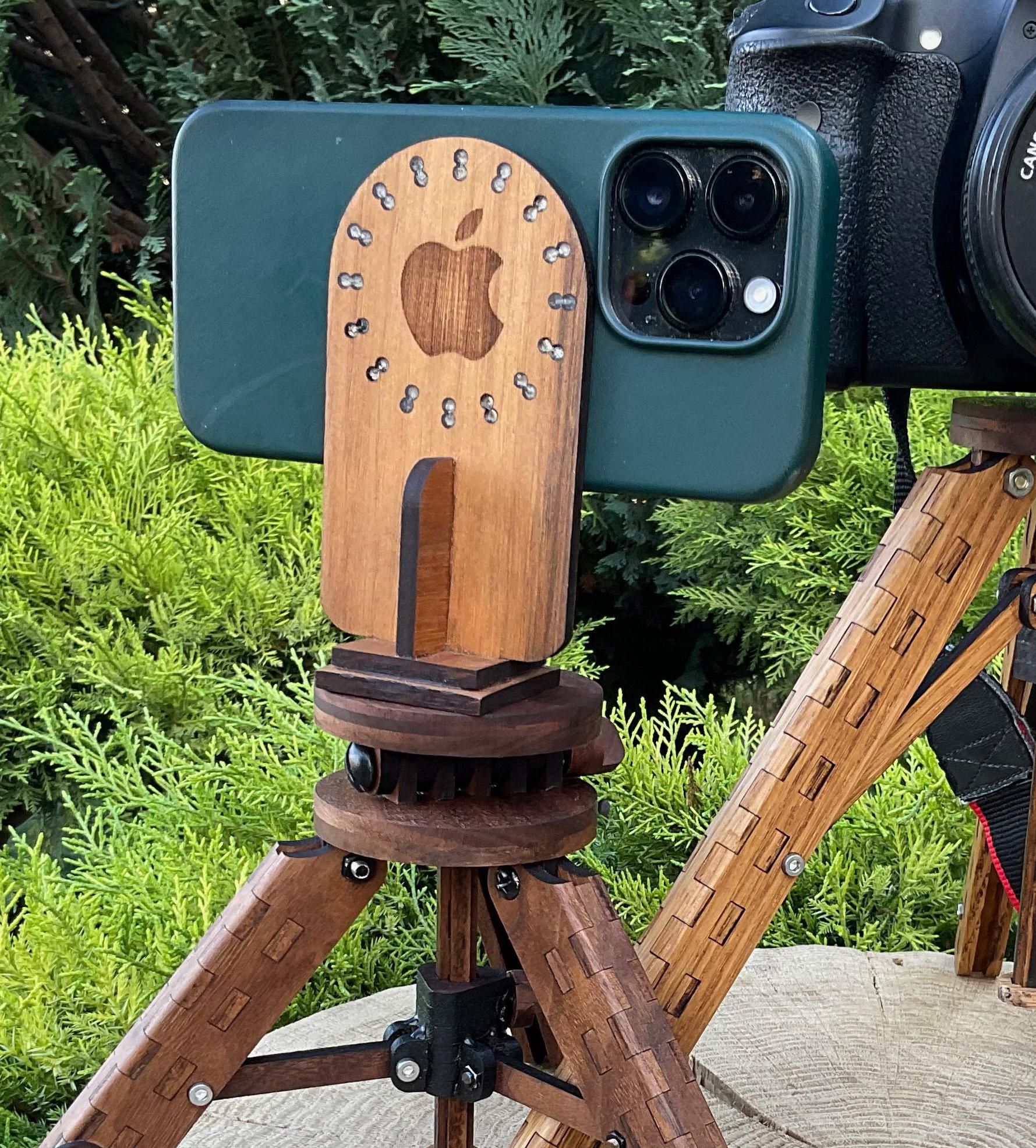 Wooden Mag-Safe Tripod Mount for IPhone