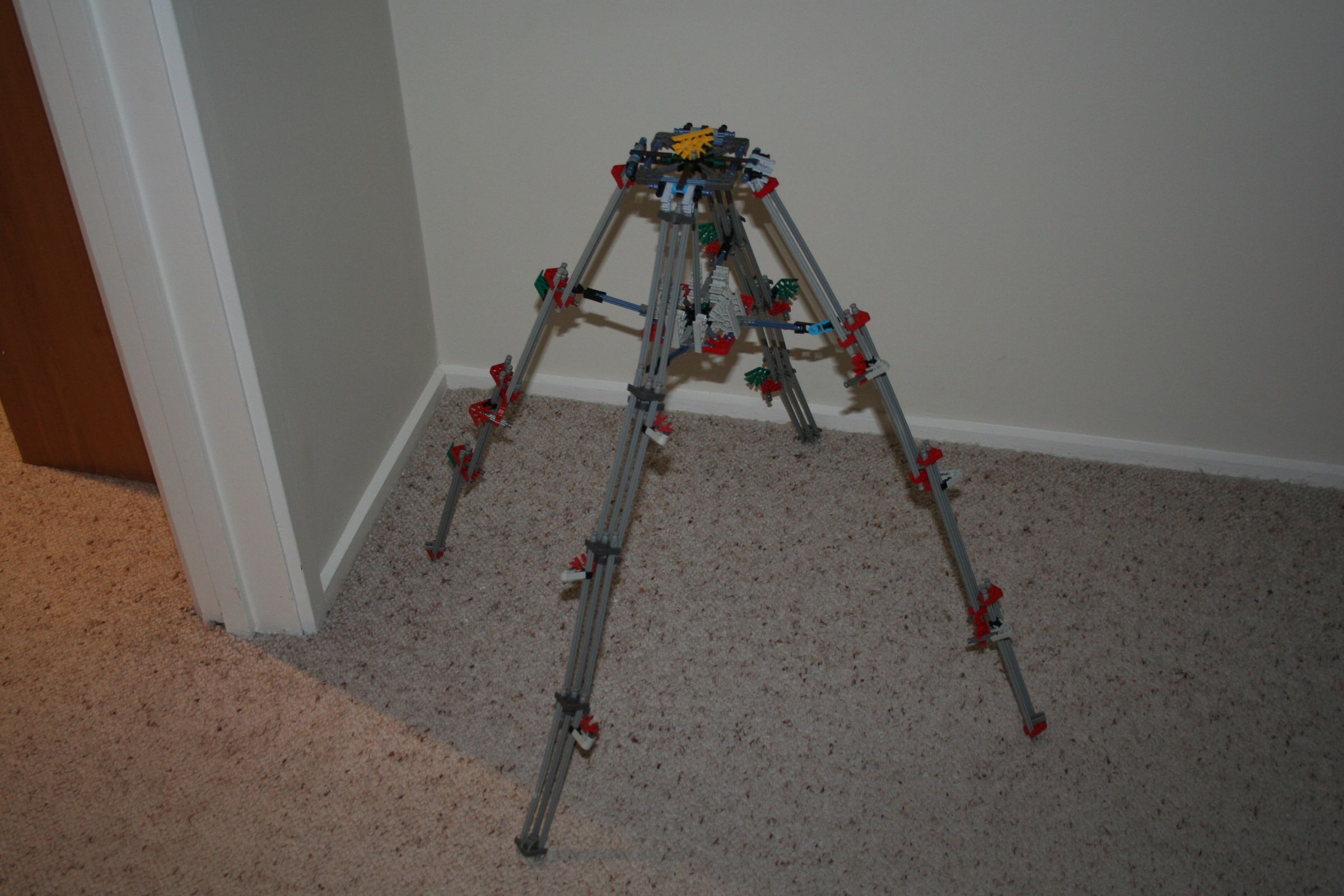 K'nex Tripod With Four Legs - Collapsible!