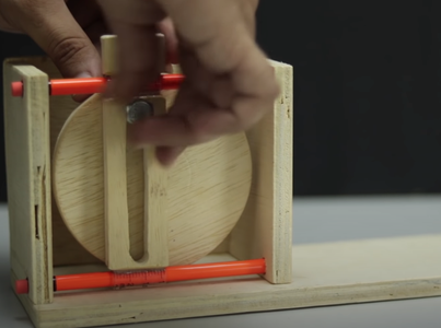 Mechanism to Translate Rotation Into Reciprocating Horizontal Movement