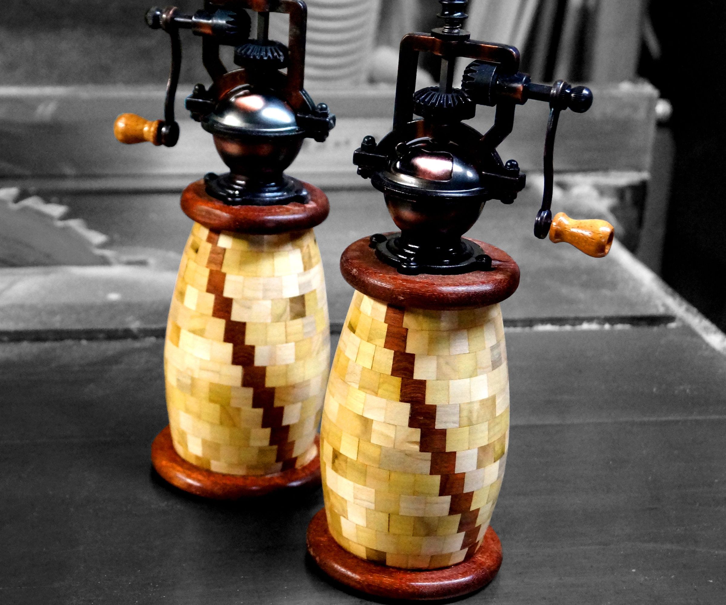 294 Piece Segmented Pepper Grinders