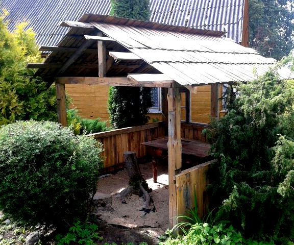 Summer Shed from Recycled Materials