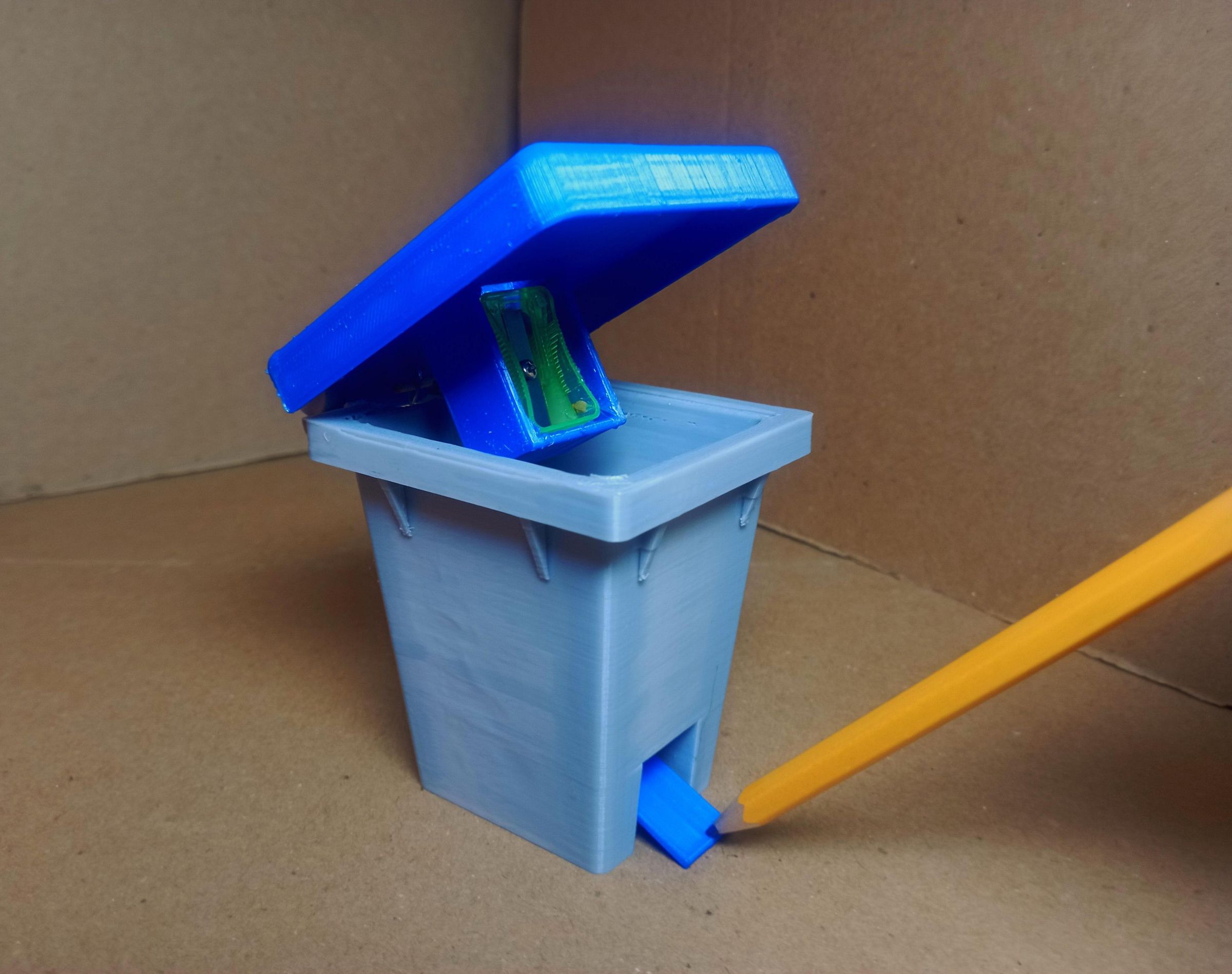 Desk Mate: Pencil Sharpening Miniature Trash Bin With Pedal System