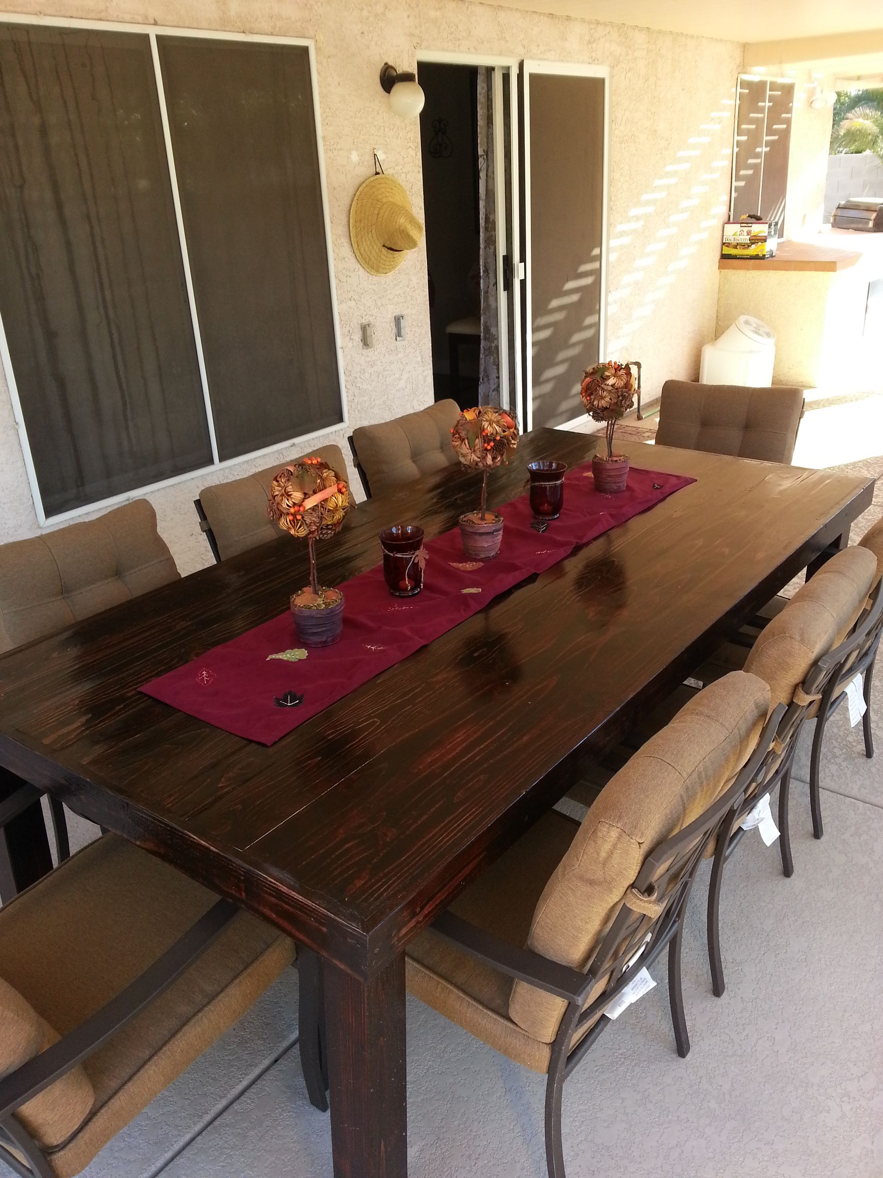 Reused wooden Table (pallets)