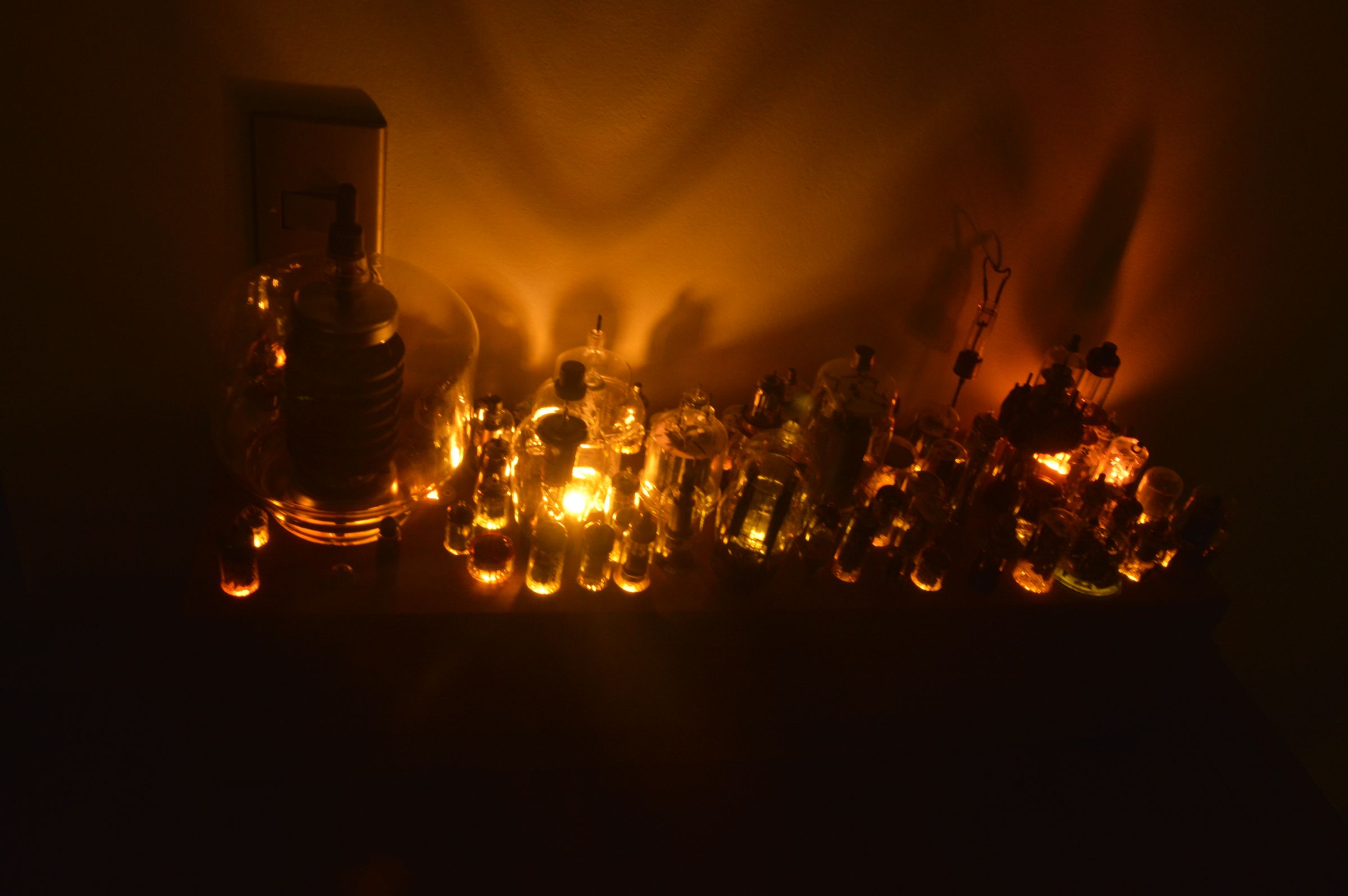 Huge Vacuum Tube Light Fixture. 8 Steps (with Pictures) Instructables