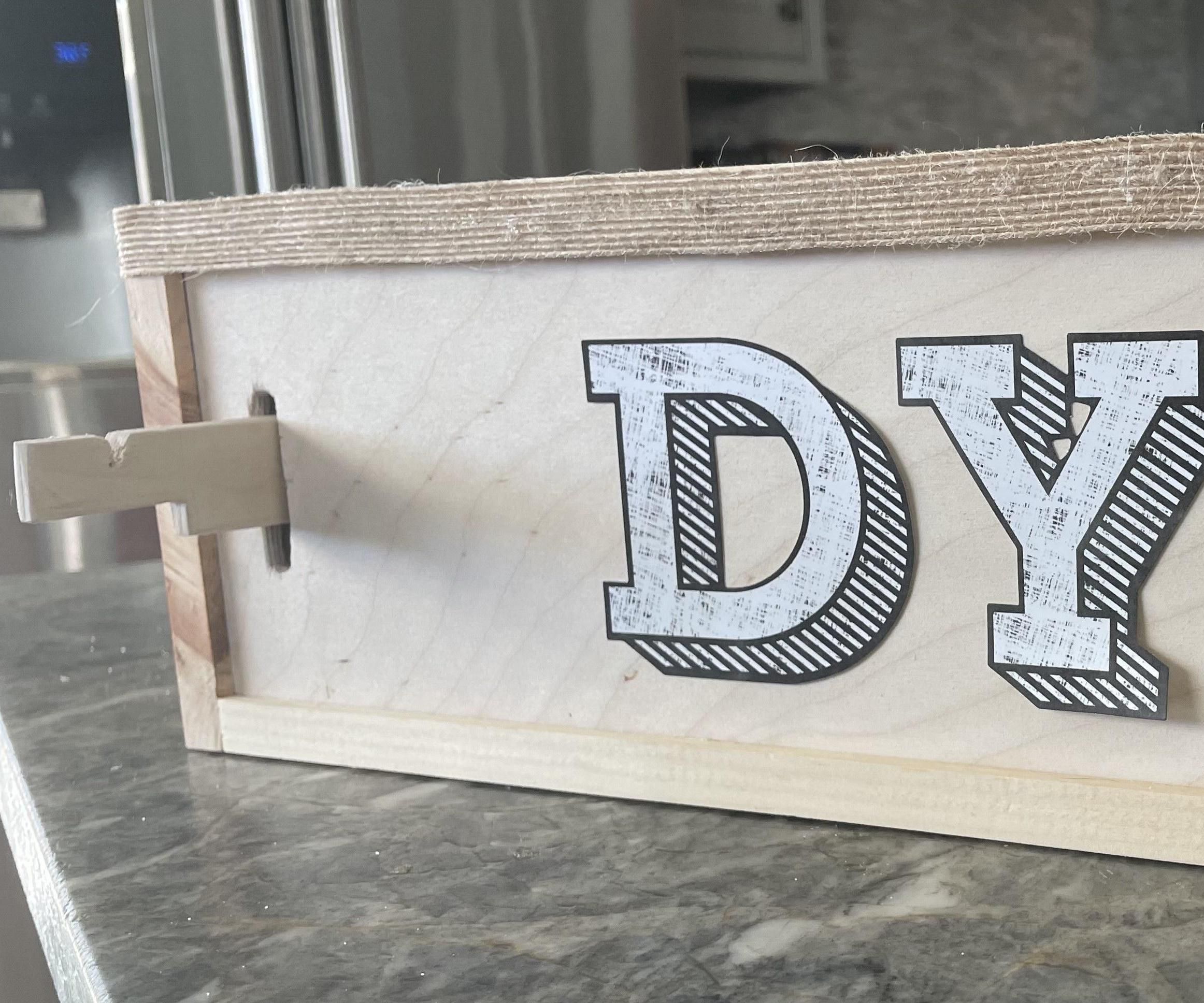 DYF: Don't You Forget Your Items When You Leave the House 