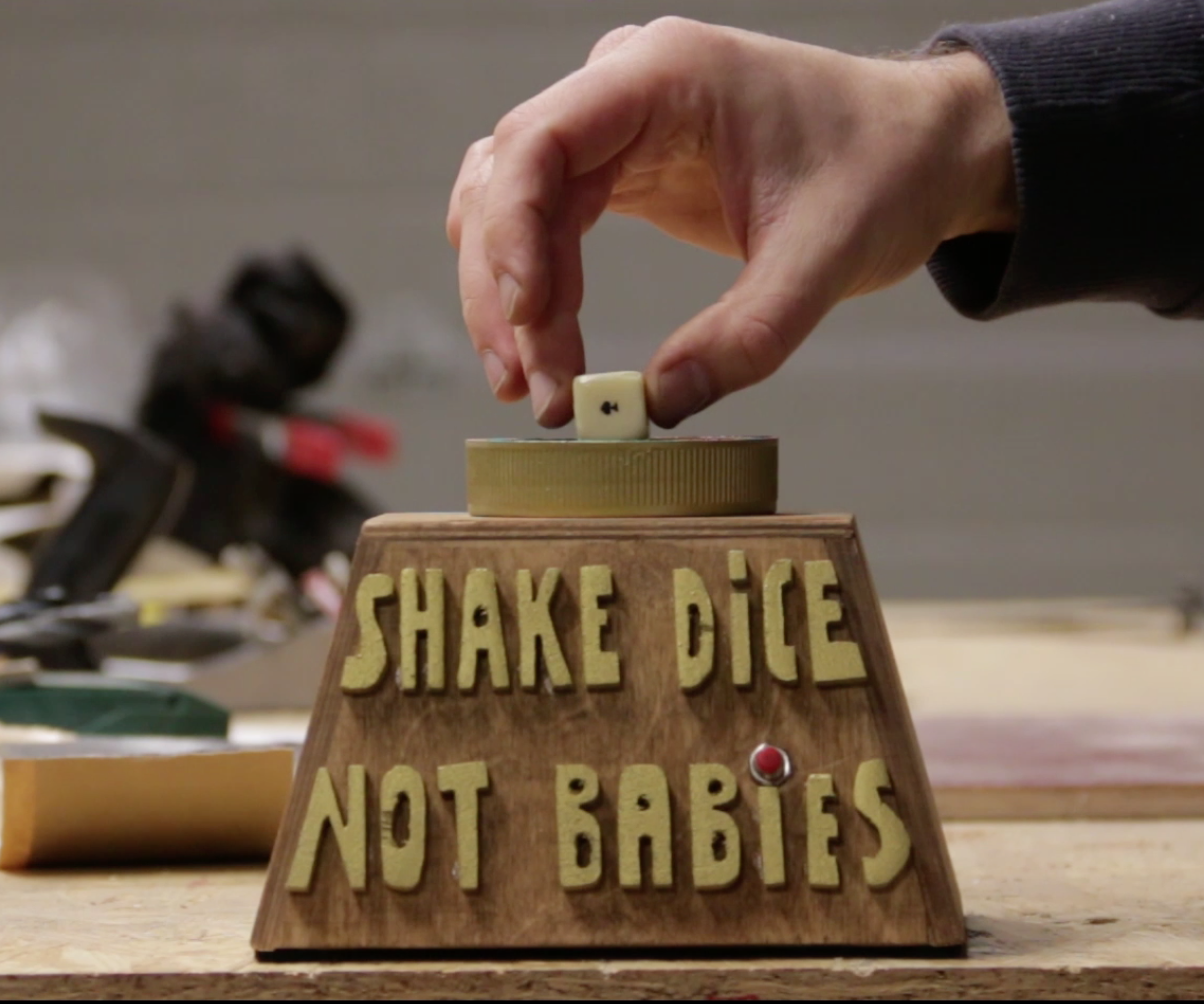 Automatic Dice Shaker