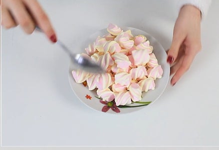 To Do a Edible Play Dough (Macarons) You Need!!!
