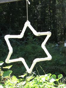 Build a 3D to 2D Projection Sculpture From PVC Pipe