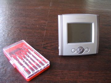 Remove the Delete Button on a Digital Picture Viewer to Make It Safe for Grandma