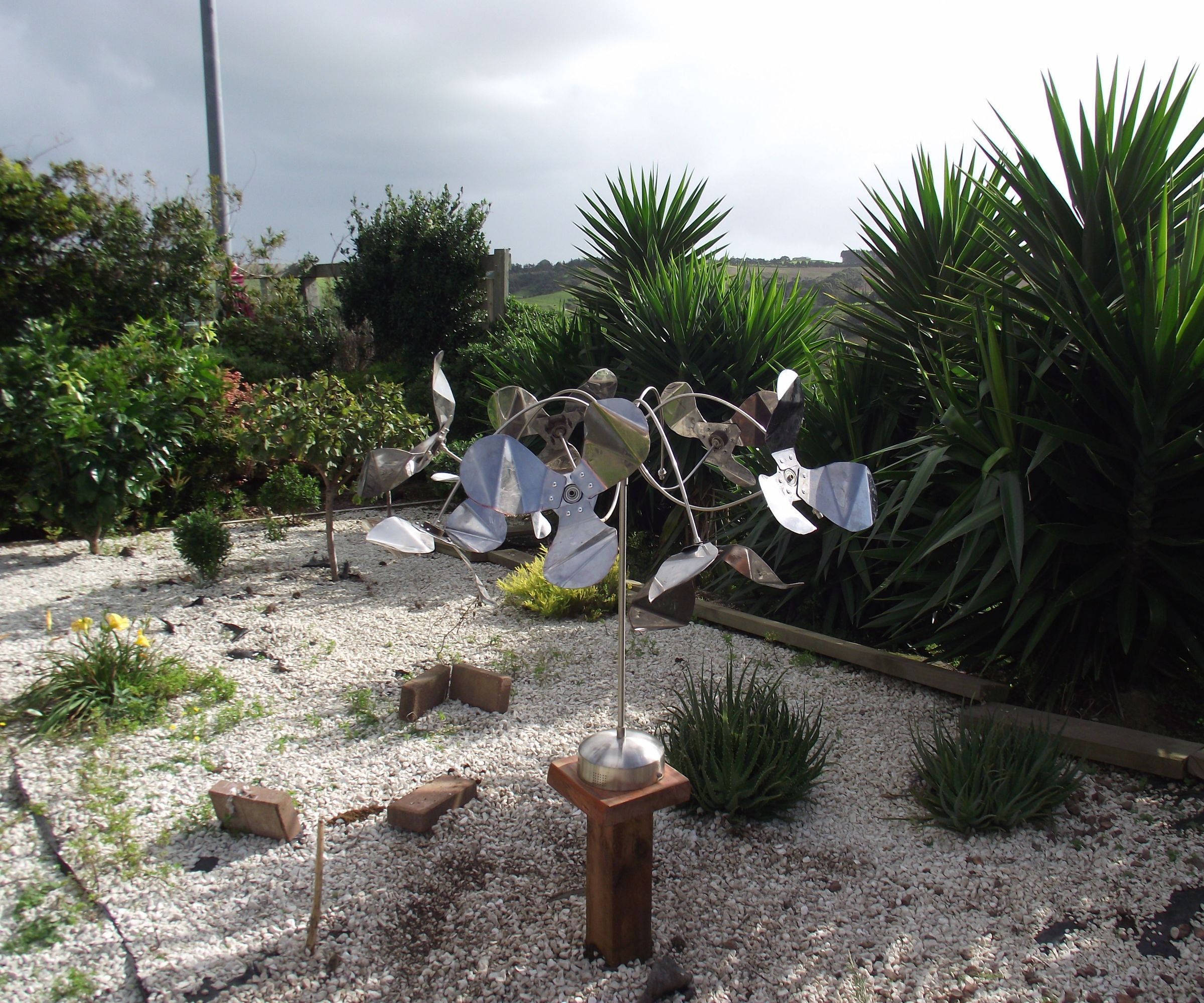 Spinny Winny Recycley Thingy Scrap Metal Art