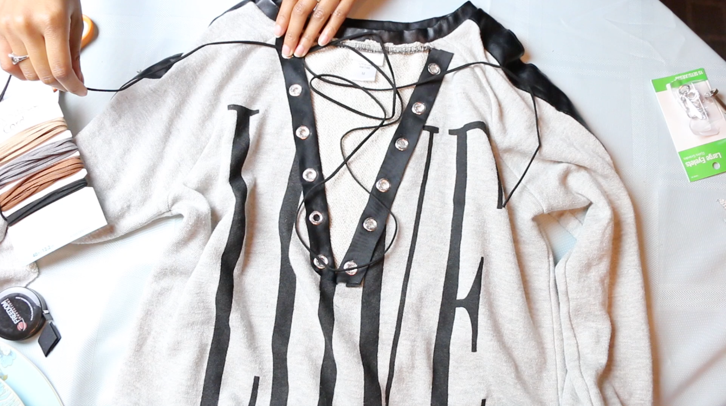 how to tie a lace up shirt